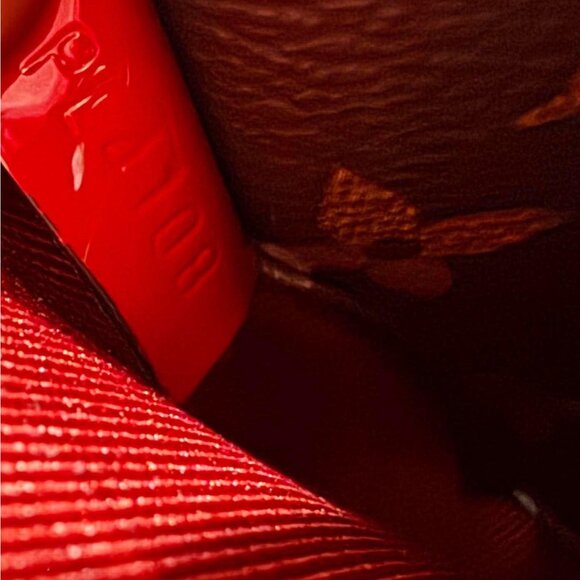 Louis Vuitton  Venice Patent Miroir Leather Crossbody Bag Scarlet - Picture 10 of 10